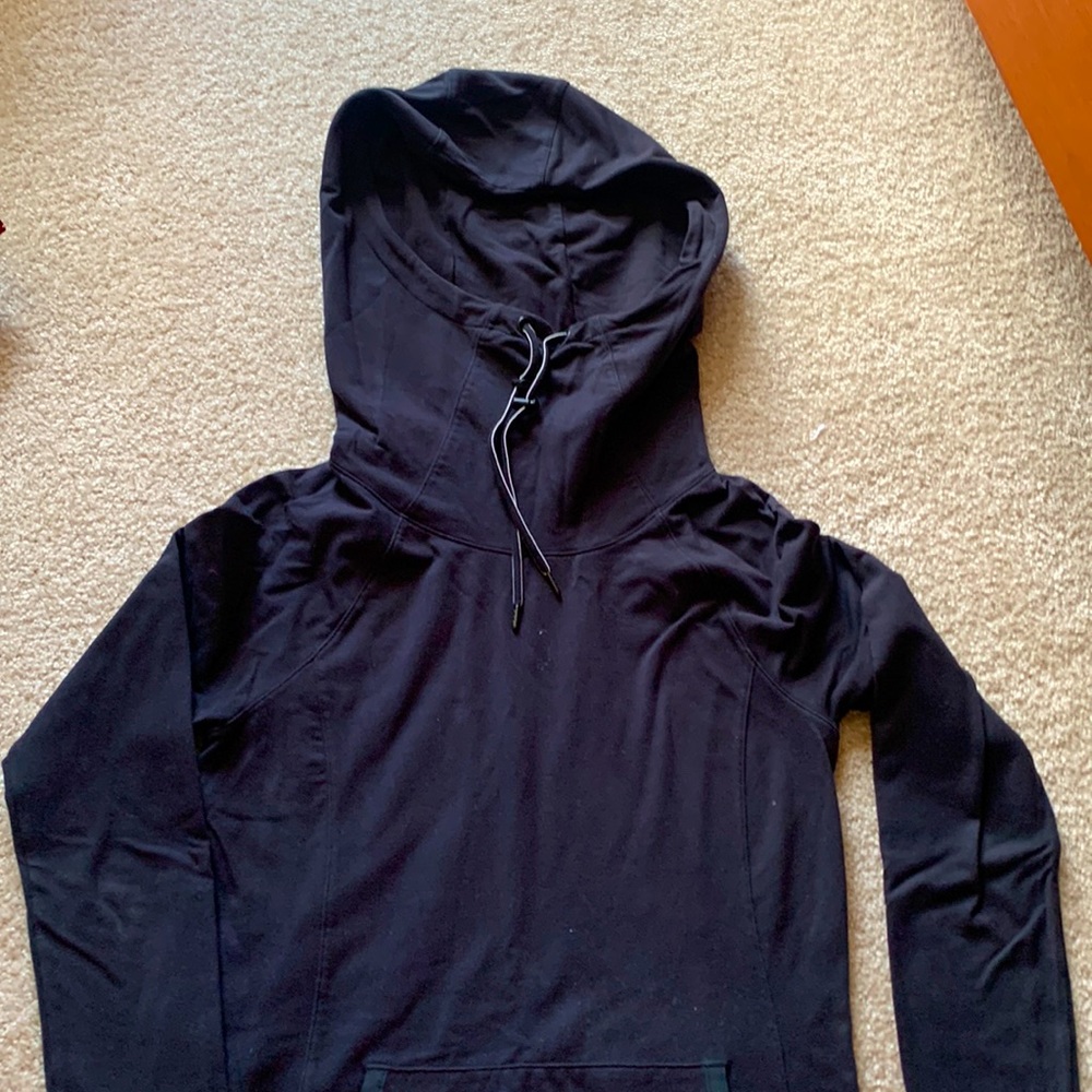 Super cozy Athleta pullover sweatshirt.